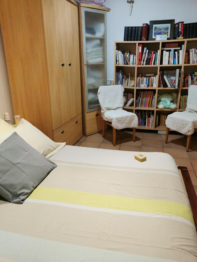 APPARTEMENT EN SOUS SOL DE VILLA avec accès jardin et piscine Marseille Extérieur photo