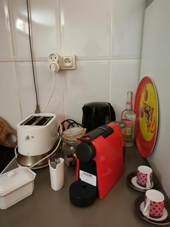 APPARTEMENT EN SOUS SOL DE VILLA avec accès jardin et piscine Marseille Extérieur photo